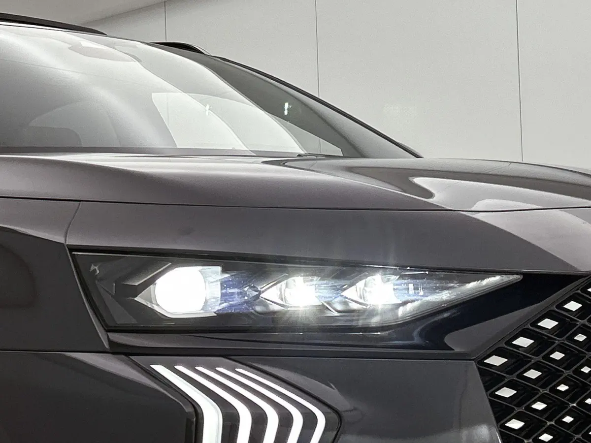 E-Tense 300pk 4x4 étoile Automaat | Elektrisch Verstelb. Bestuurdersstoel | Elektrische Achterklep | Schuif-/Kanteldak | Navigatie | Camera Voor + Achter | Adaptieve Cruise Control | Ledere