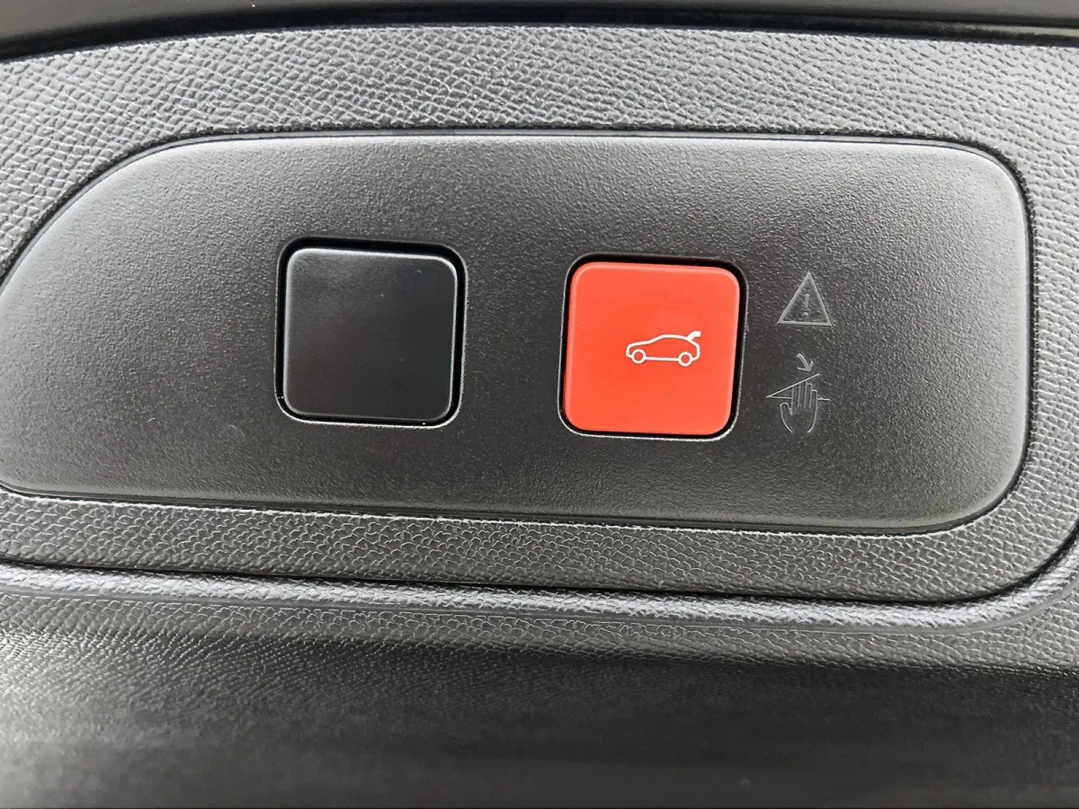 E-Tense 300pk 4x4 étoile Automaat | Elektrisch Verstelb. Bestuurdersstoel | Elektrische Achterklep | Schuif-/Kanteldak | Navigatie | Camera Voor + Achter | Adaptieve Cruise Control | Ledere