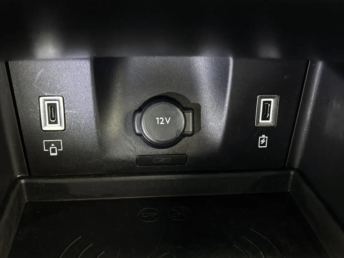 E-Tense 300pk 4x4 étoile Automaat | Elektrisch Verstelb. Bestuurdersstoel | Elektrische Achterklep | Schuif-/Kanteldak | Navigatie | Camera Voor + Achter | Adaptieve Cruise Control | Ledere