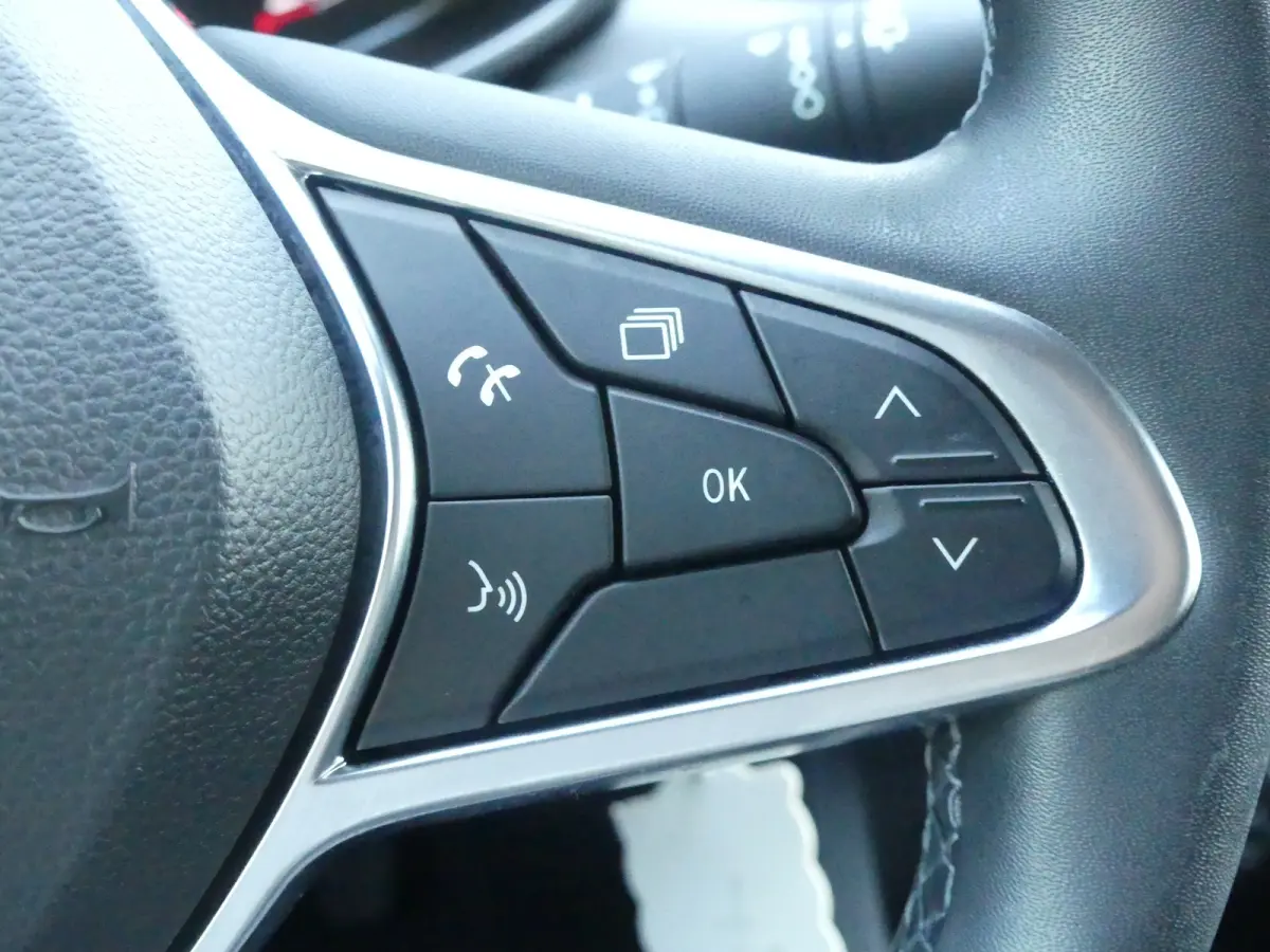 1.6 E-Tech Hybrid 140 Zen | Airco | Cruise control | Lichtmetalen velgen 16"
