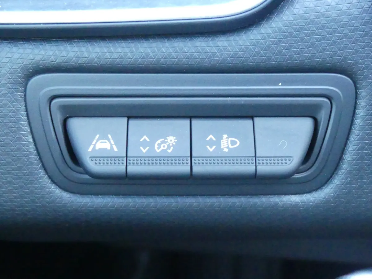 1.6 E-Tech Hybrid 140 Zen | Airco | Cruise control | Lichtmetalen velgen 16"