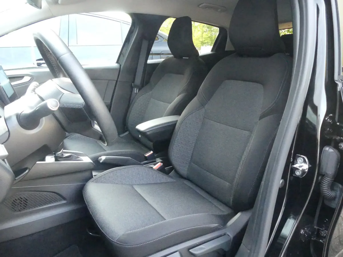 1.6 E-Tech Hybrid 140 Zen | Airco | Cruise control | Lichtmetalen velgen 16"