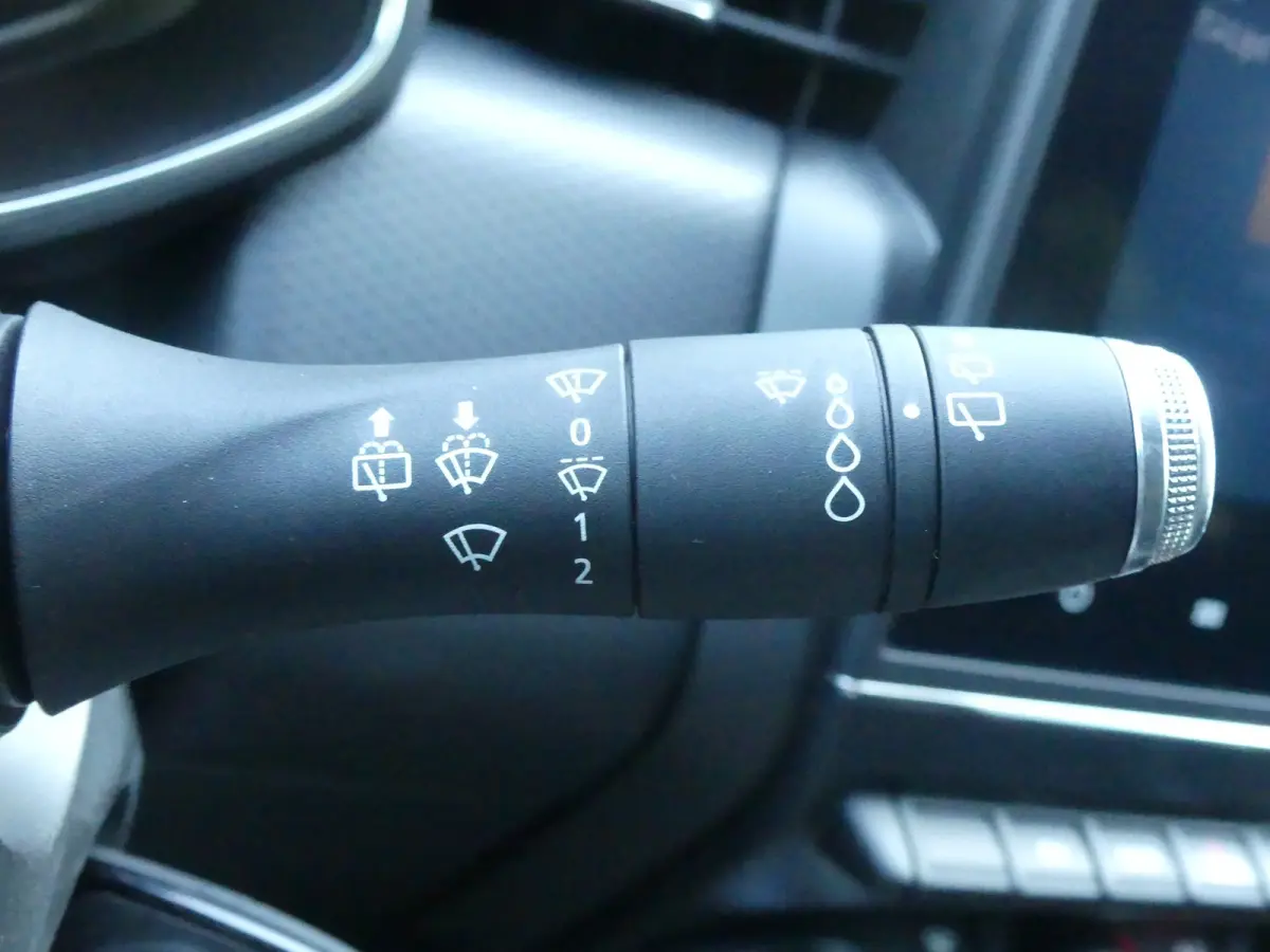 1.6 E-Tech Hybrid 140 Zen | Airco | Cruise control | Lichtmetalen velgen 16"
