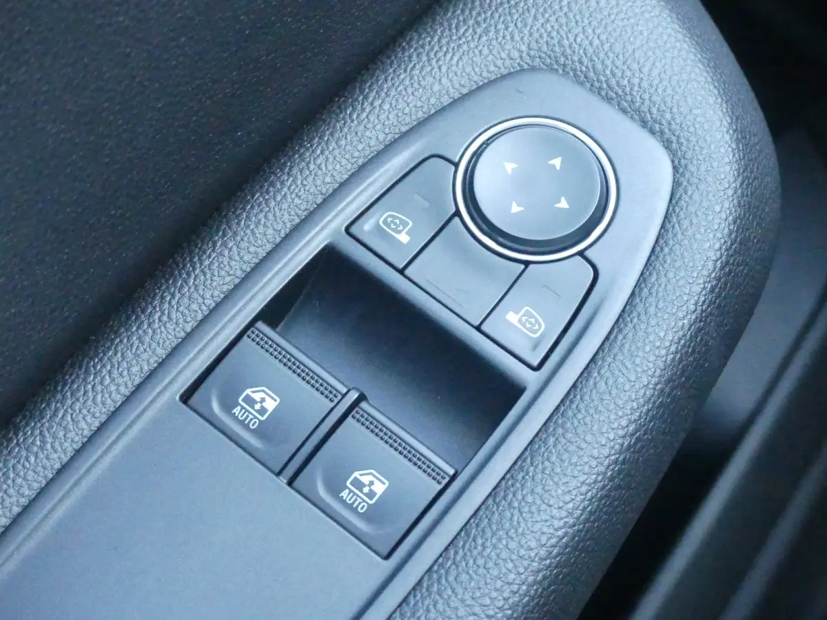 1.6 E-Tech Hybrid 140 Zen | Airco | Cruise control | Lichtmetalen velgen 16"