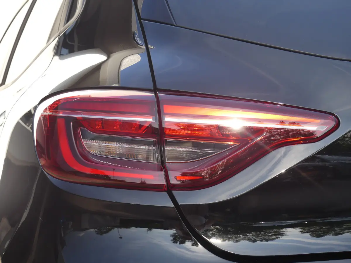 1.6 E-Tech Hybrid 140 Zen | Airco | Cruise control | Lichtmetalen velgen 16"