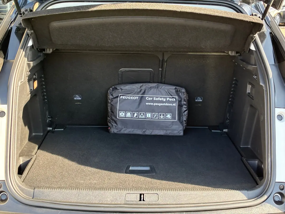1.2 PureTech Active|Automaat|Nieuwe Motor|Navigatie|CruiseControl|Trekhaak|Climatronic|PDC|Nieuwe APK|NAP|