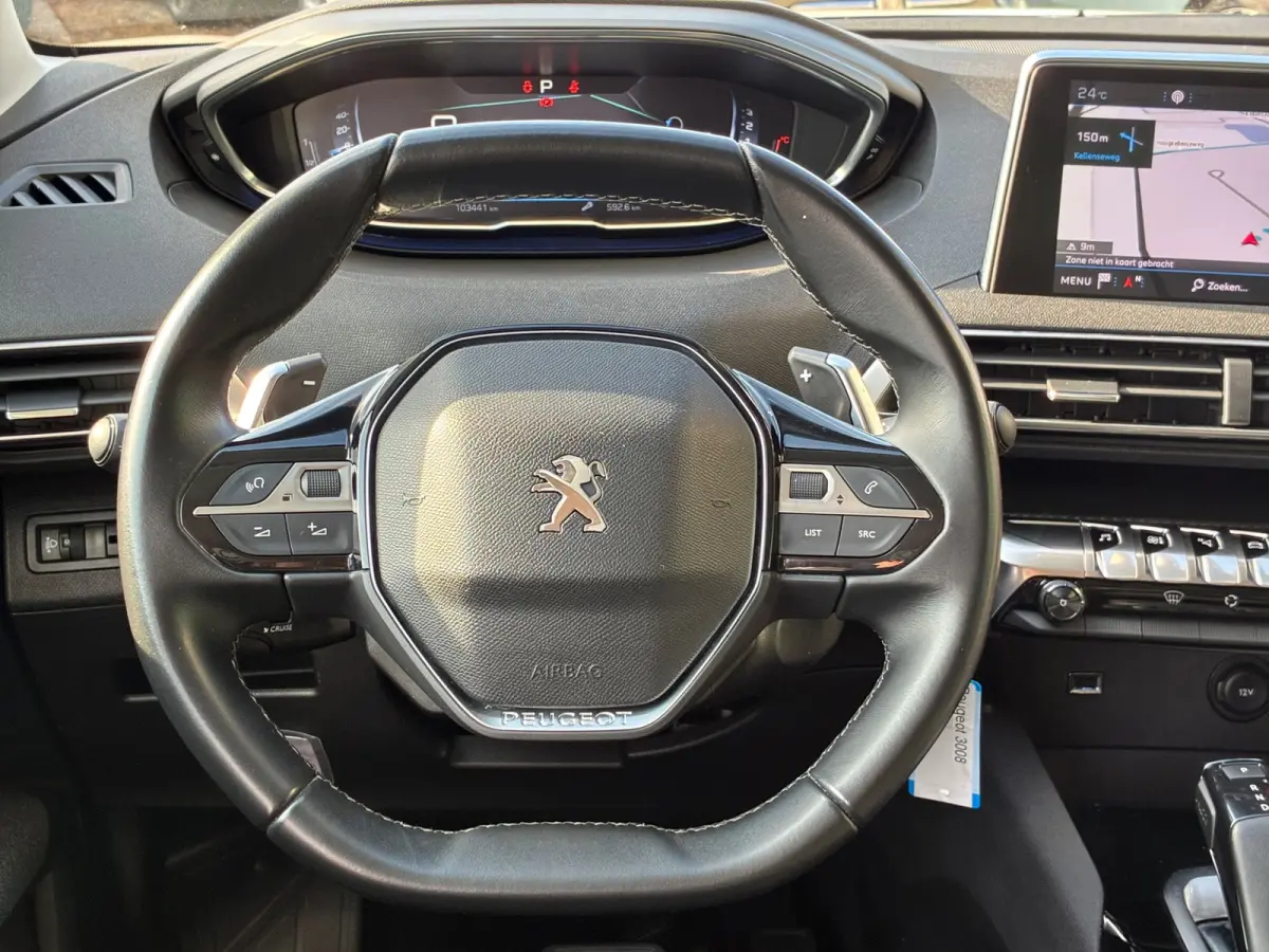 1.2 PureTech Active|Automaat|Nieuwe Motor|Navigatie|CruiseControl|Trekhaak|Climatronic|PDC|Nieuwe APK|NAP|