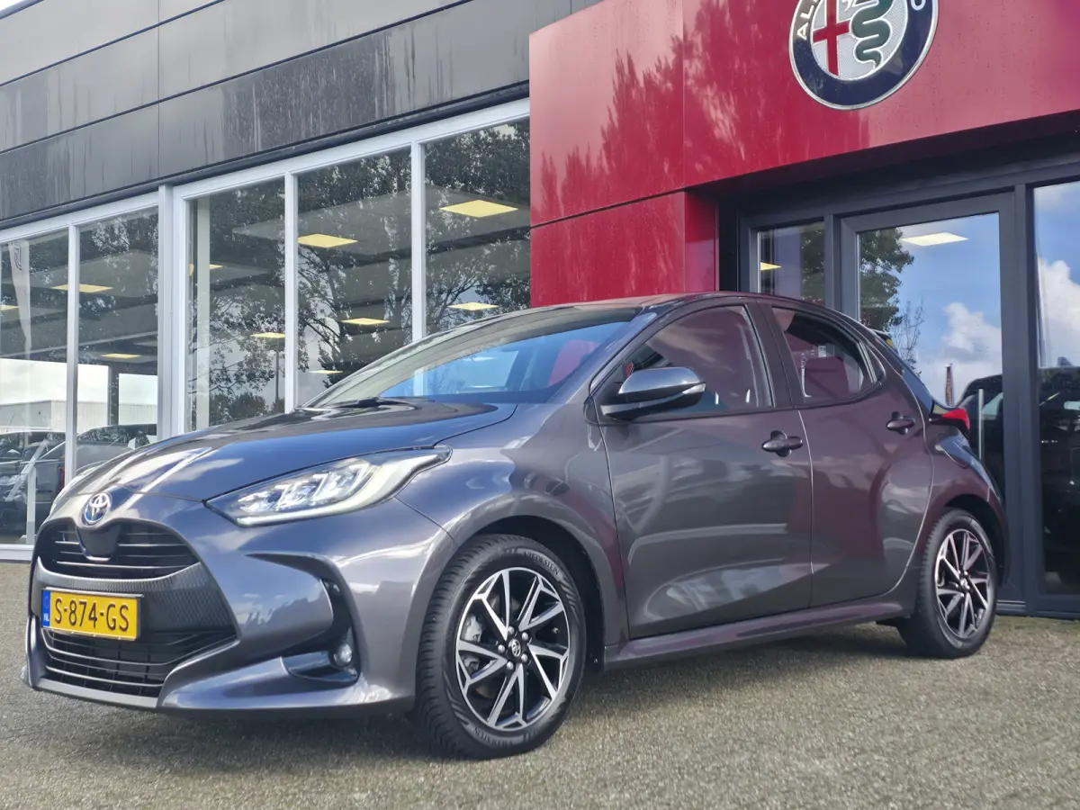 1.5 Hybrid Dynamic | Camera | Apple/Android CarPlay
