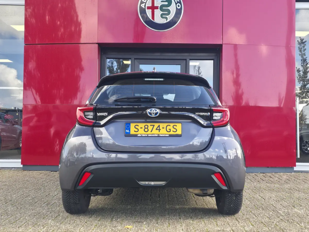 1.5 Hybrid Dynamic | Camera | Apple/Android CarPlay
