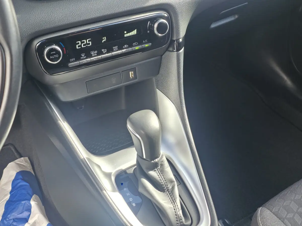 1.5 Hybrid Dynamic | Camera | Apple/Android CarPlay