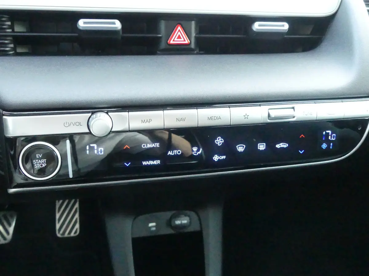 Connect+ 73kWh | Achteruitrijcamera | Airco (automatisch) | Apple Carplay/Android Auto|telefoonintegratie premium