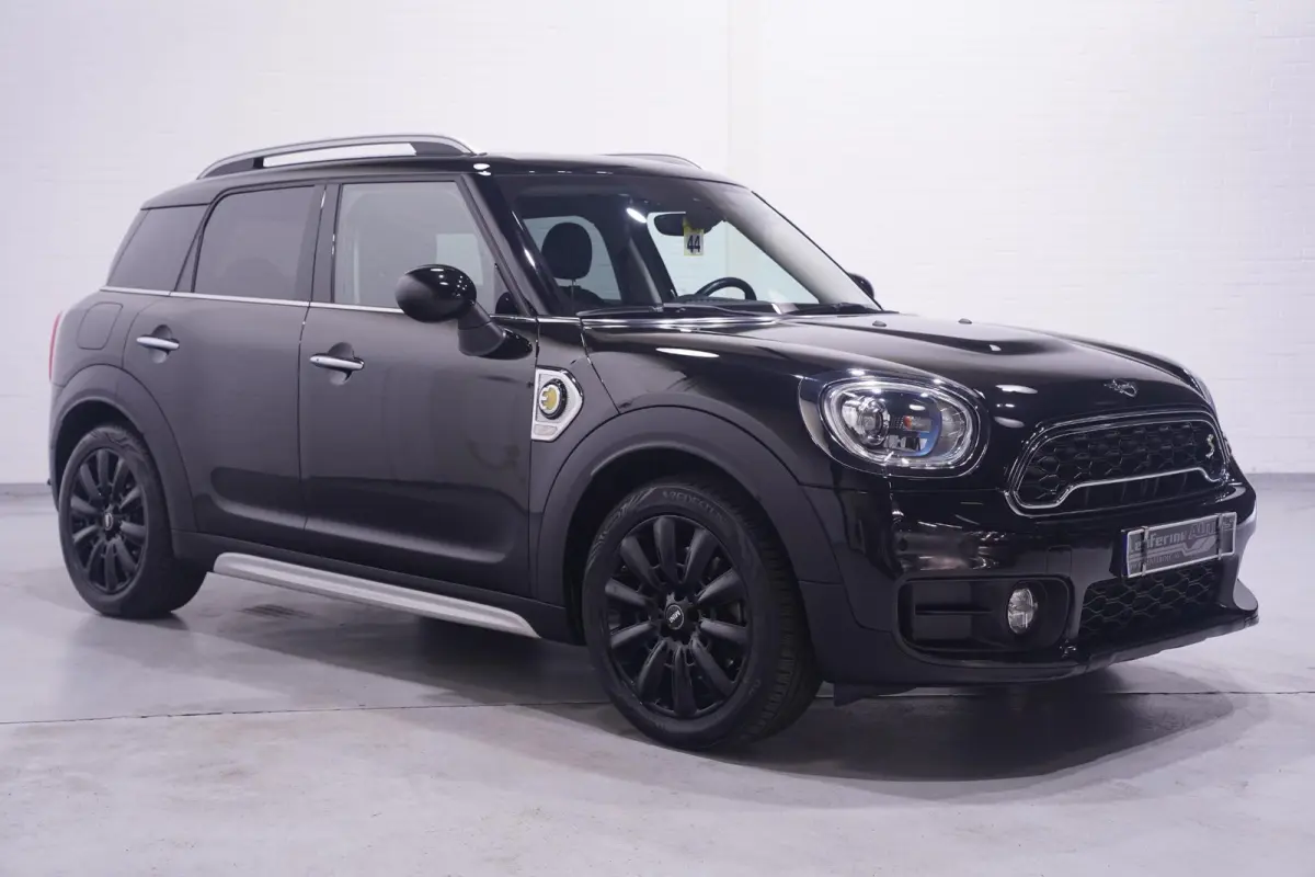 1.5 Cooper ALL4 Chili Navigatie 18"-lmv PDC-achter Panodak leren stuur/versnellingspook Camera private-glas bluetooth-telefonie elektrische-achterklep Cruise-controle stoelverwarming Climate