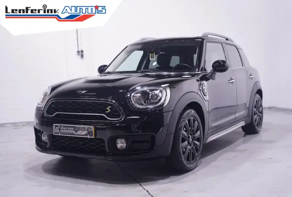 1.5 Cooper ALL4 Chili Navigatie 18"-lmv PDC-achter Panodak leren stuur/versnellingspook Camera private-glas bluetooth-telefonie elektrische-achterklep Cruise-controle stoelverwarming Climate