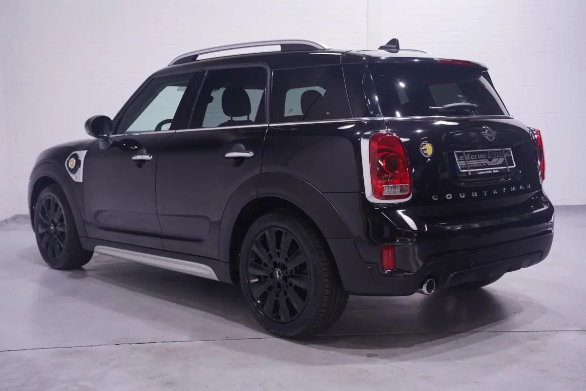 1.5 Cooper ALL4 Chili Navigatie 18"-lmv PDC-achter Panodak leren stuur/versnellingspook Camera private-glas bluetooth-telefonie elektrische-achterklep Cruise-controle stoelverwarming Climate