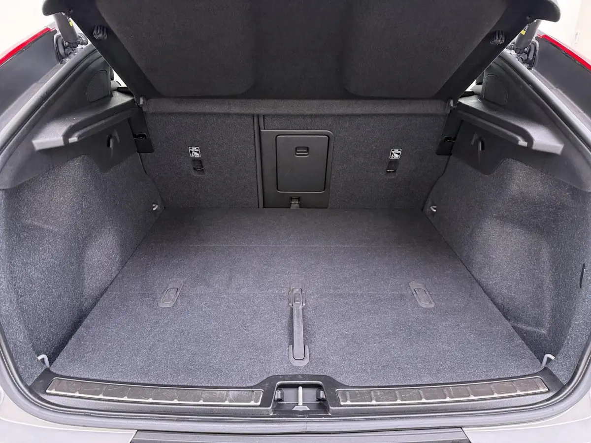 Recharge Ultimate 69 kWh SOH 95% | MEM. SEAT | HARMAN KARDON | PANO | ELEK. STOEL | STOEL + STUURVERWARMING | 360 CAMERA | RIJKLAAR + 12 MND BOVAG GARANTIE |