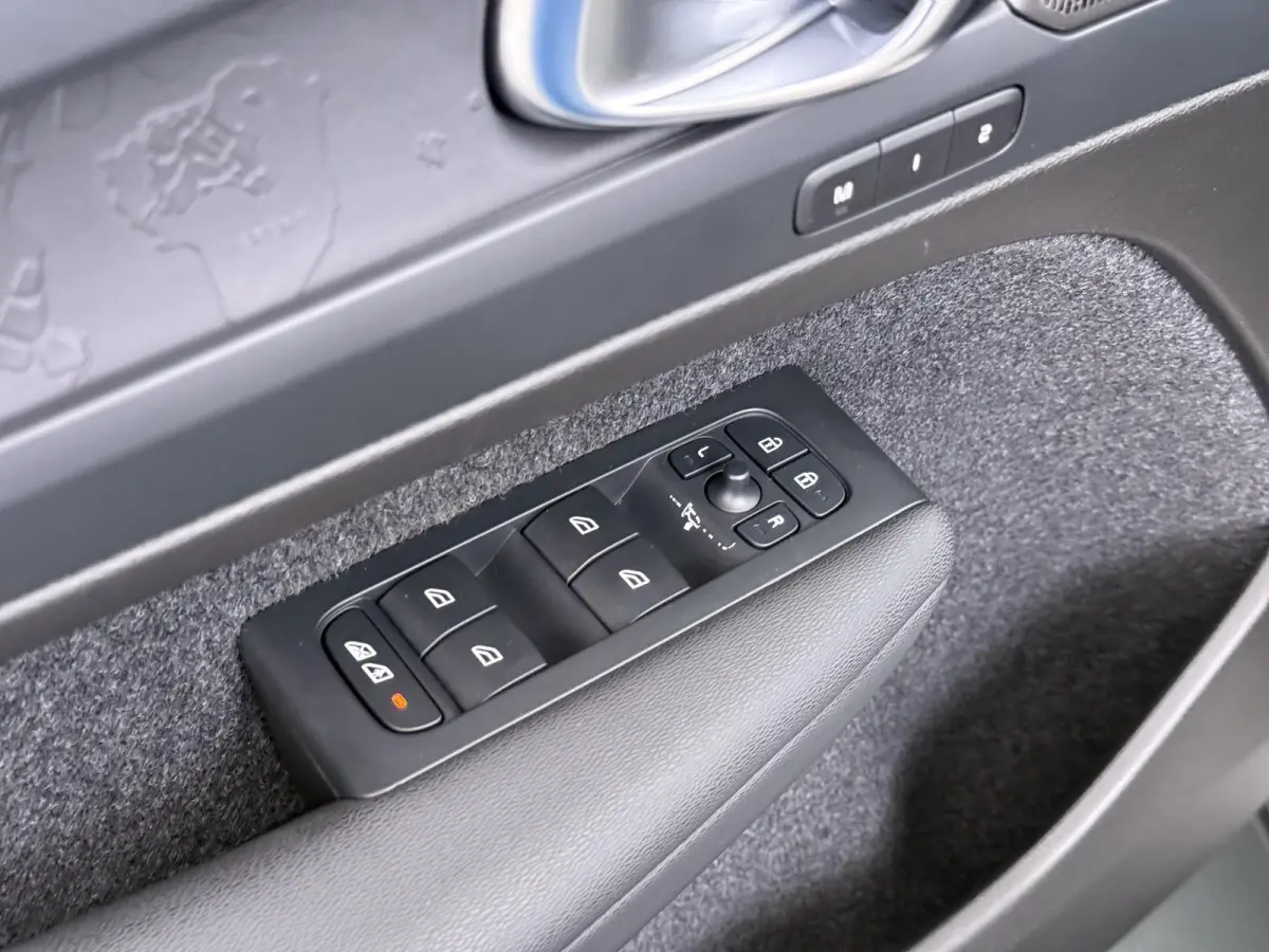 Recharge Ultimate 69 kWh SOH 95% | MEM. SEAT | HARMAN KARDON | PANO | ELEK. STOEL | STOEL + STUURVERWARMING | 360 CAMERA | RIJKLAAR + 12 MND BOVAG GARANTIE |