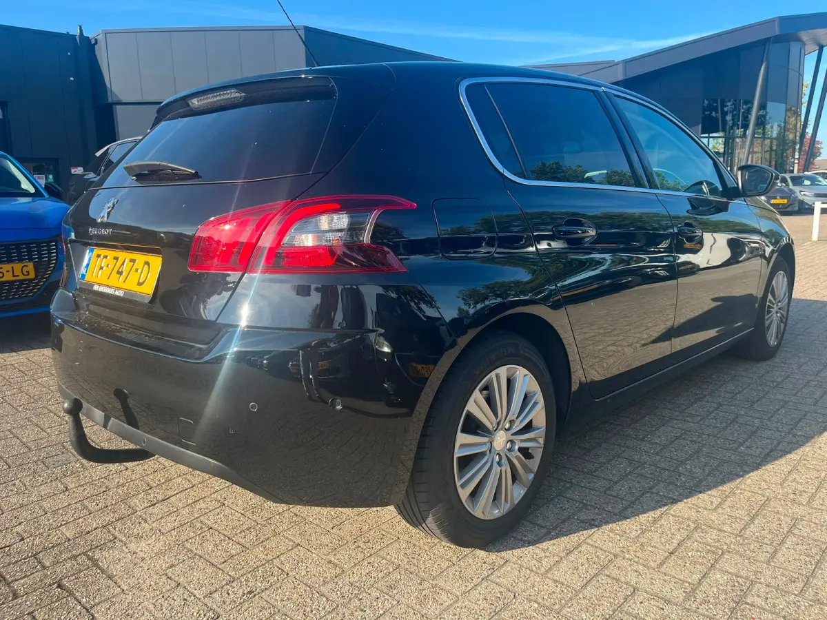 1.2 PureTech Allure | Navi | Trekhaak | LED | Keyless | PDC V+A | Cruise control | LMV 16"|