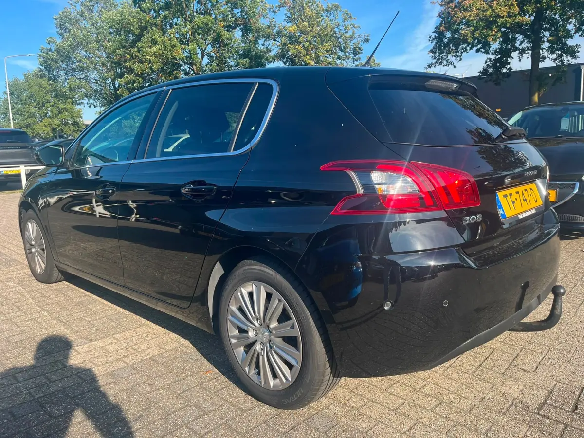 1.2 PureTech Allure | Navi | Trekhaak | LED | Keyless | PDC V+A | Cruise control | LMV 16"|