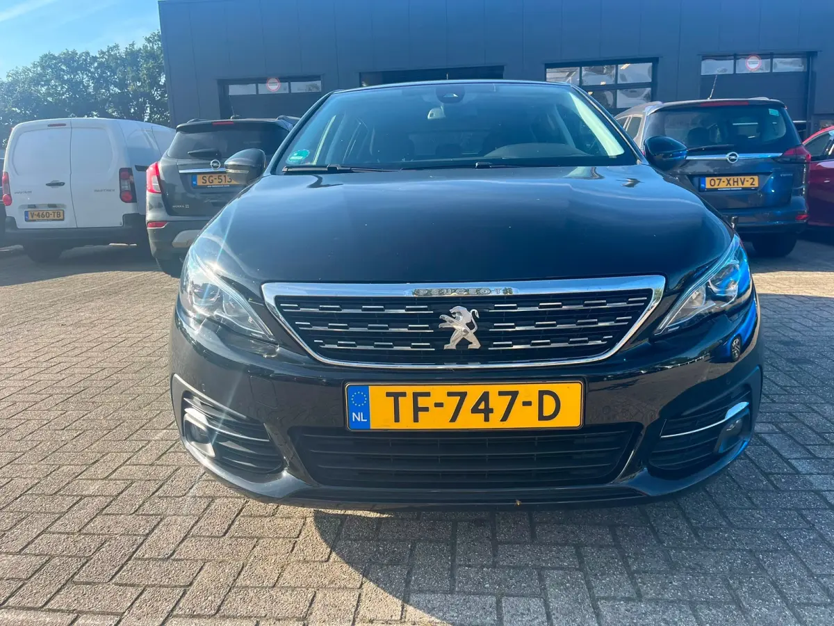 1.2 PureTech Allure | Navi | Trekhaak | LED | Keyless | PDC V+A | Cruise control | LMV 16"|