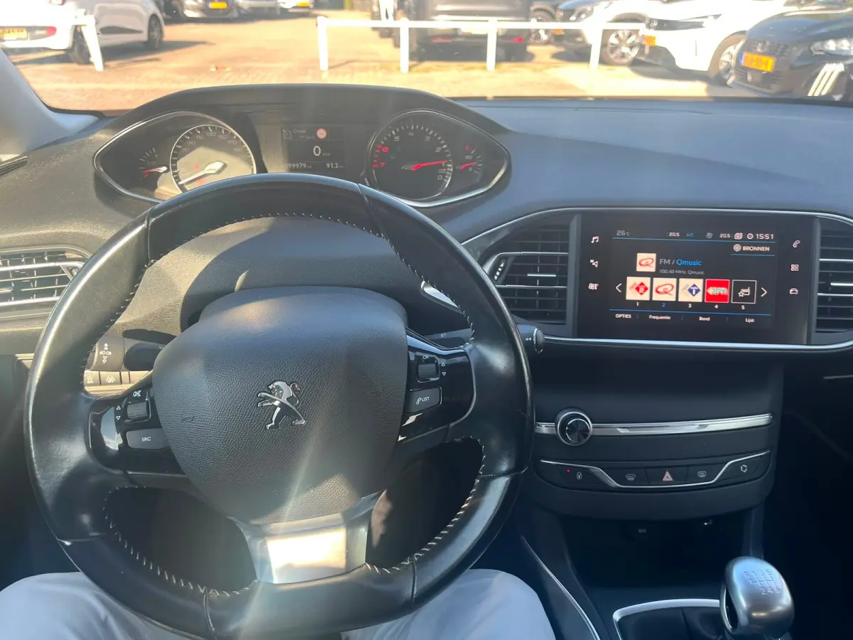 1.2 PureTech Allure | Navi | Trekhaak | LED | Keyless | PDC V+A | Cruise control | LMV 16"|