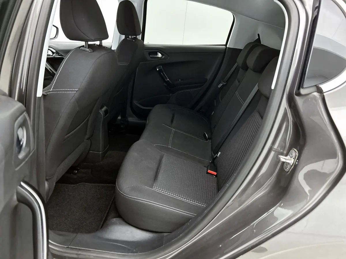 1.2 110pk Signature Automaat | 1ste Eigenaar | Navigatie | Apple Carplay/Android Auto | Camera | Cruise Control | Climate Control |