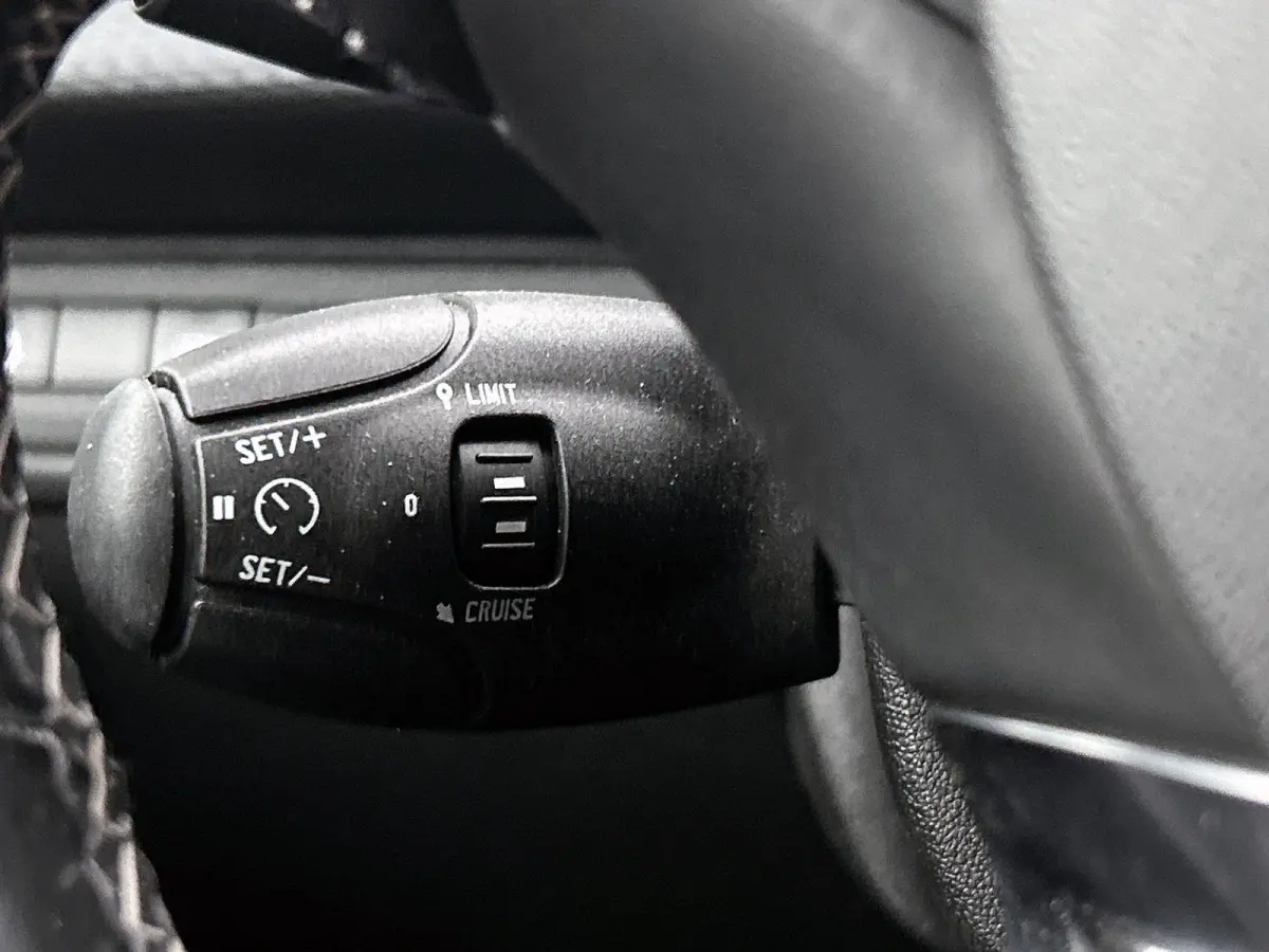 1.2 110pk Signature Automaat | 1ste Eigenaar | Navigatie | Apple Carplay/Android Auto | Camera | Cruise Control | Climate Control |