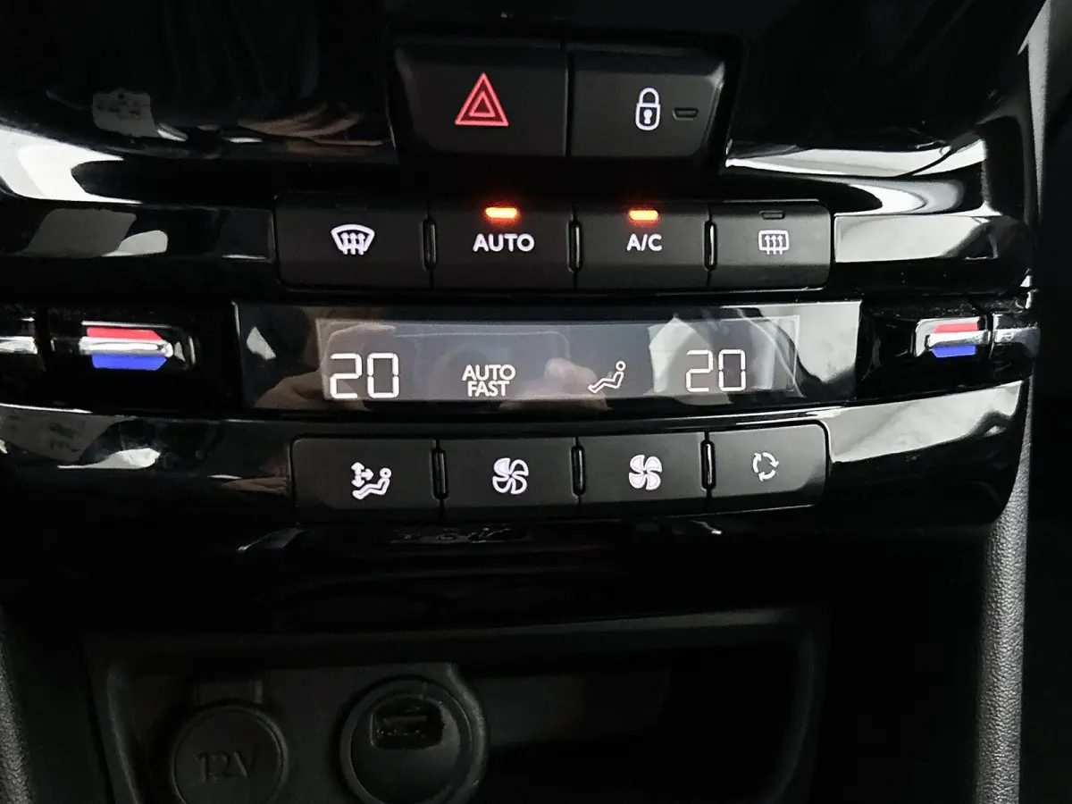 1.2 110pk Signature Automaat | 1ste Eigenaar | Navigatie | Apple Carplay/Android Auto | Camera | Cruise Control | Climate Control |