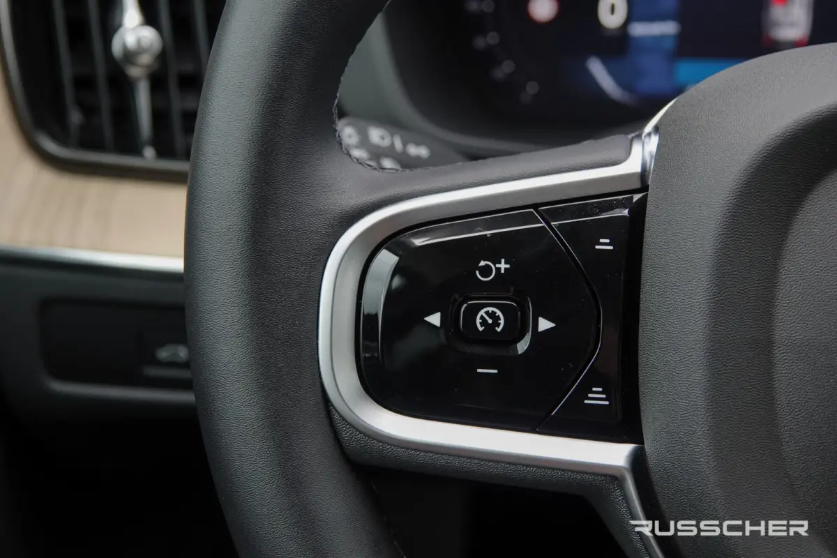 2.0 T8 456Pk | Plug-in hybrid | Plus Dark | AWD | Leder | Harman-Kardon | 360° Camera | 19''