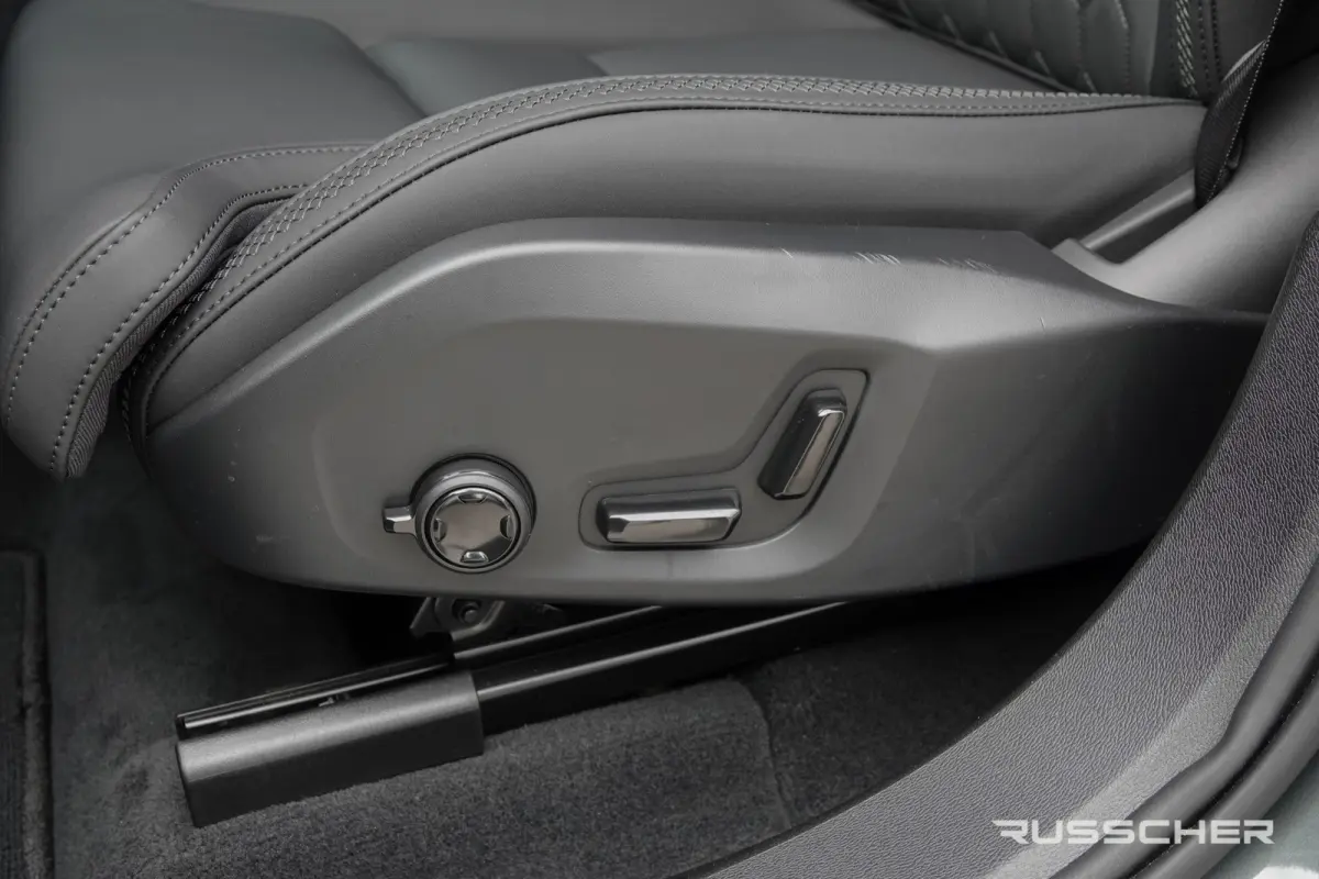 2.0 T8 456Pk | Plug-in hybrid | Plus Dark | AWD | Leder | Harman-Kardon | 360° Camera | 19''