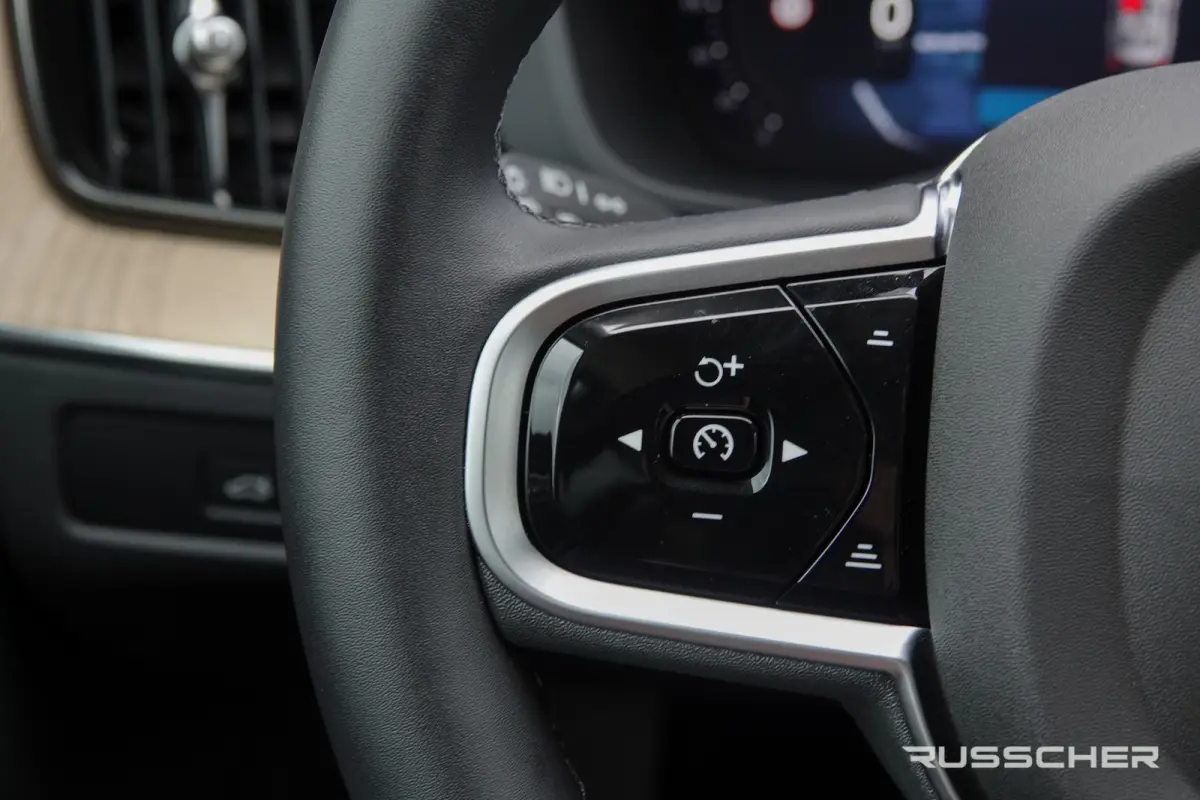 2.0 T8 456Pk | Plug-in hybrid | Plus Dark | AWD | Leder | Harman-Kardon | 360° Camera | 19''