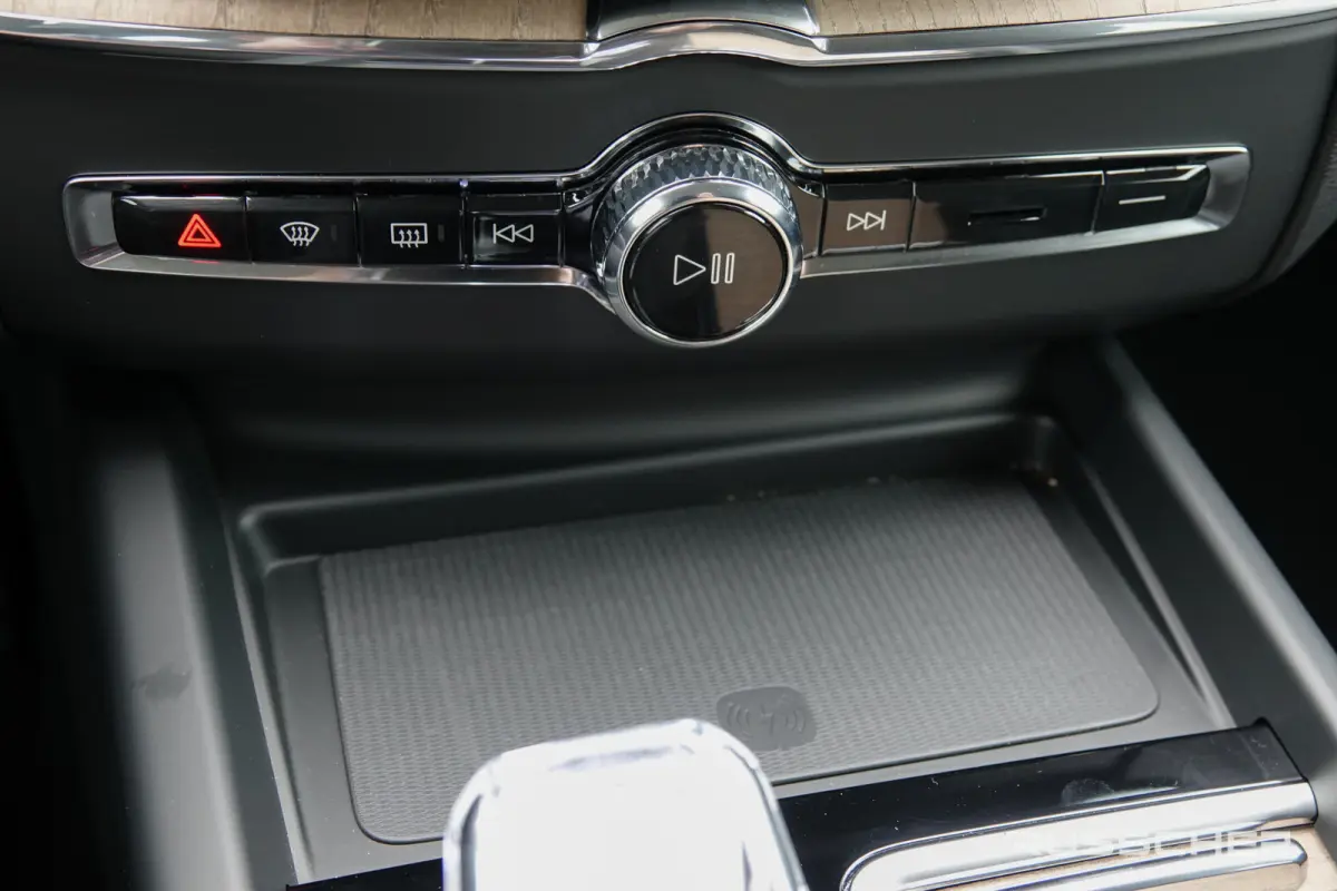 2.0 T8 456Pk | Plug-in hybrid | Plus Dark | AWD | Leder | Harman-Kardon | 360° Camera | 19''