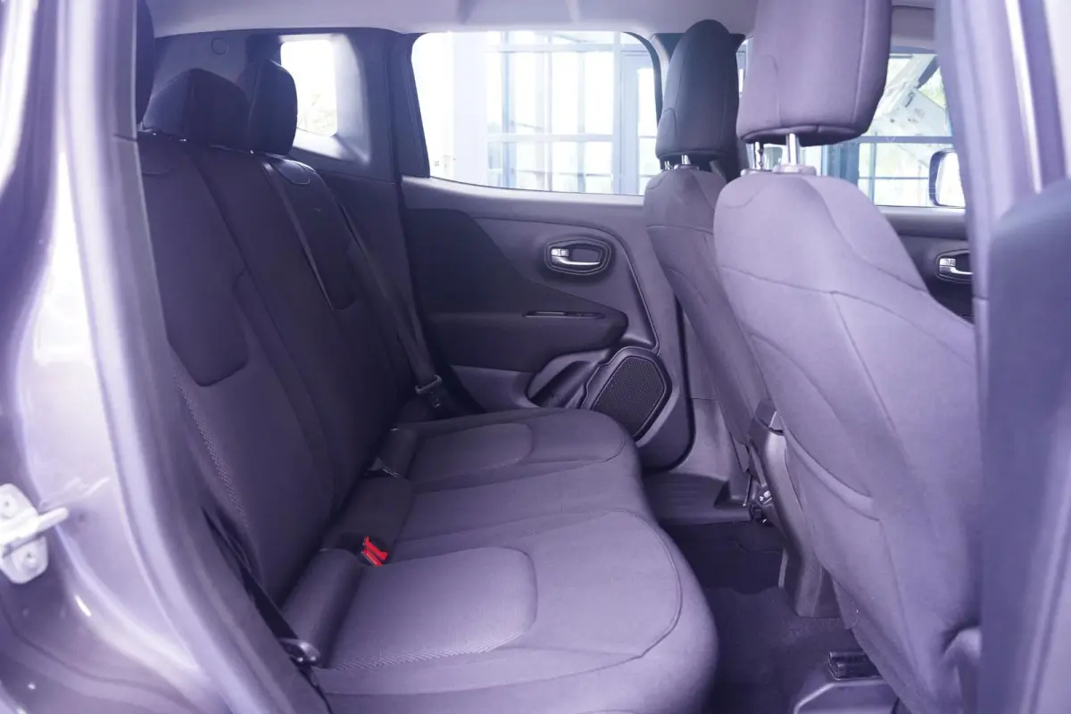 1.3T DDCT Limited automaat climatronic 16"-lmv stuurbediening trekhaak PDC achter cruise-controle armsteun buitenspiegel electr. inklapbaar bestuurders-passagiers stoelen in hoogte verstelba