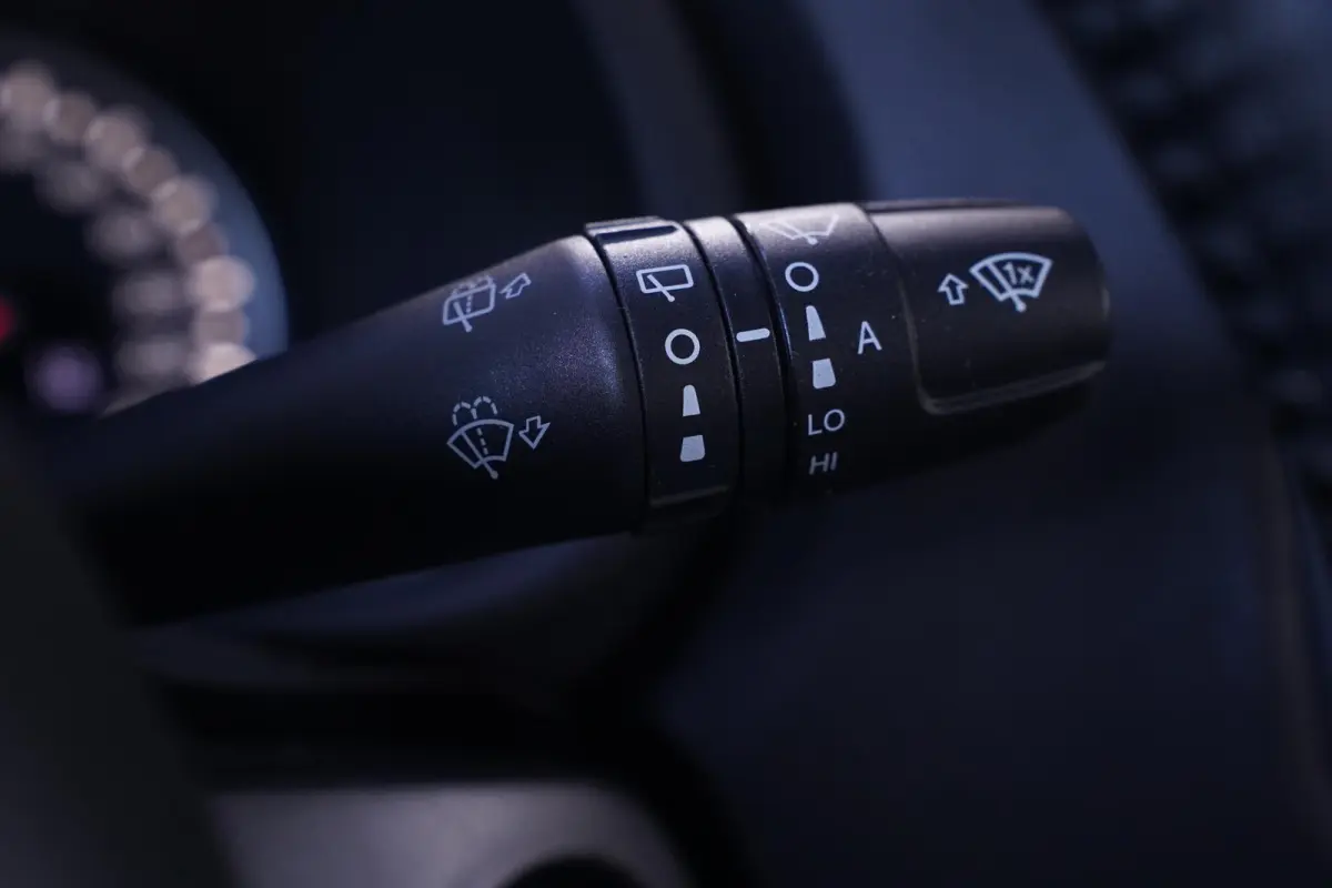 1.3T DDCT Limited automaat climatronic 16"-lmv stuurbediening trekhaak PDC achter cruise-controle armsteun buitenspiegel electr. inklapbaar bestuurders-passagiers stoelen in hoogte verstelba