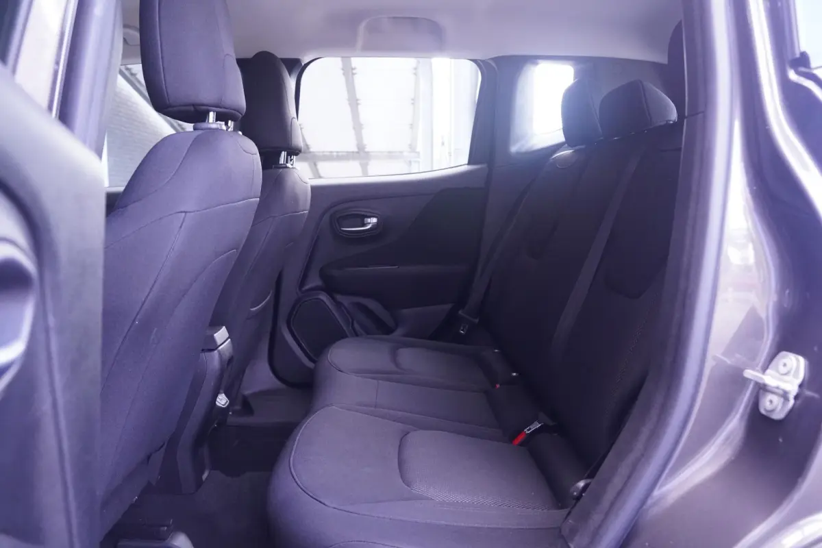 1.3T DDCT Limited automaat climatronic 16"-lmv stuurbediening trekhaak PDC achter cruise-controle armsteun buitenspiegel electr. inklapbaar bestuurders-passagiers stoelen in hoogte verstelba