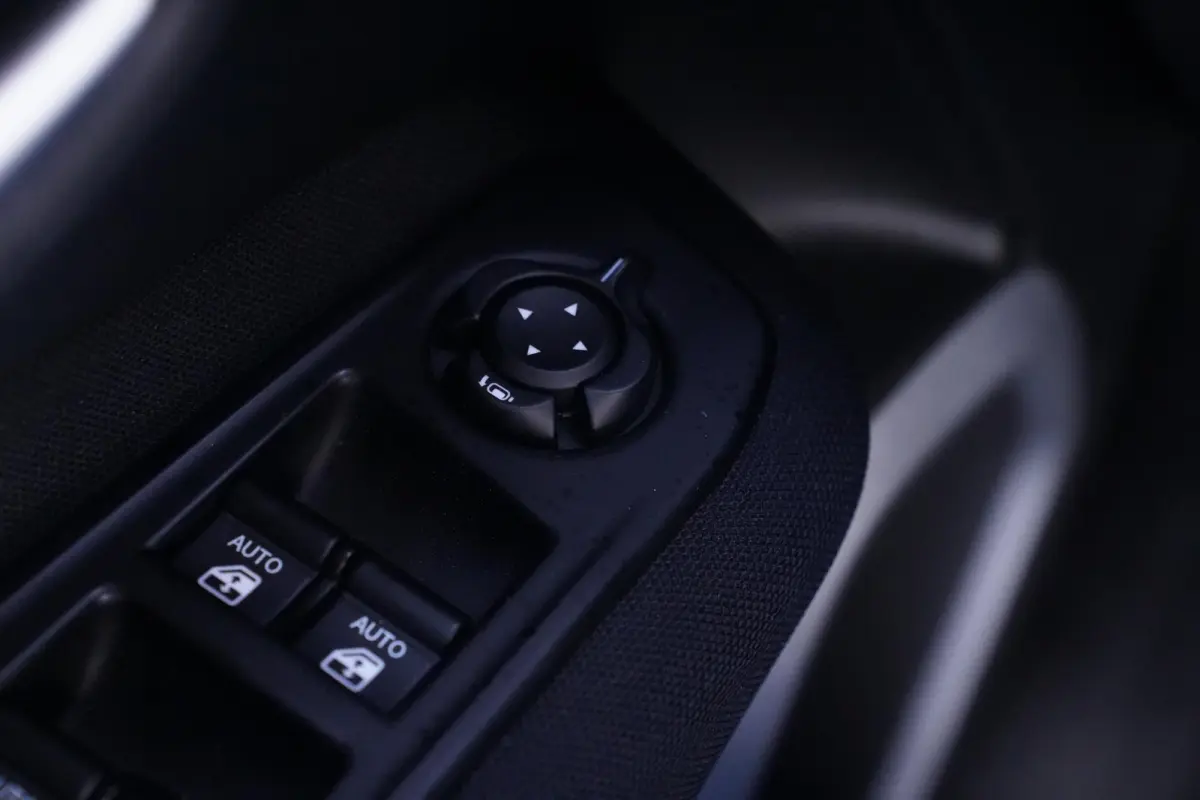 1.3T DDCT Limited automaat climatronic 16"-lmv stuurbediening trekhaak PDC achter cruise-controle armsteun buitenspiegel electr. inklapbaar bestuurders-passagiers stoelen in hoogte verstelba