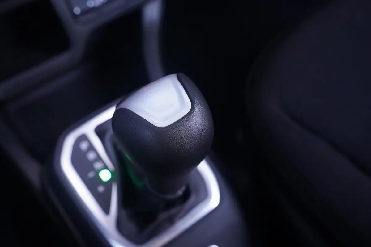 1.3T DDCT Limited automaat climatronic 16"-lmv stuurbediening trekhaak PDC achter cruise-controle armsteun buitenspiegel electr. inklapbaar bestuurders-passagiers stoelen in hoogte verstelba