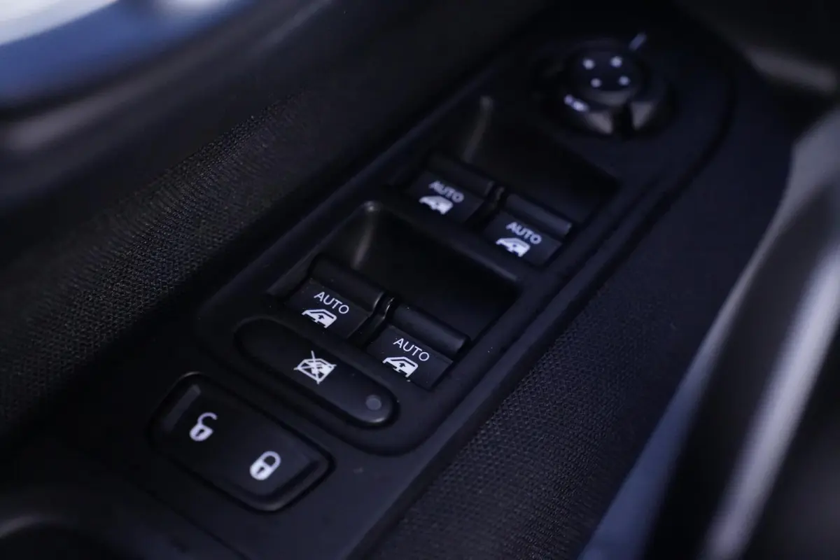 1.3T DDCT Limited automaat climatronic 16"-lmv stuurbediening trekhaak PDC achter cruise-controle armsteun buitenspiegel electr. inklapbaar bestuurders-passagiers stoelen in hoogte verstelba