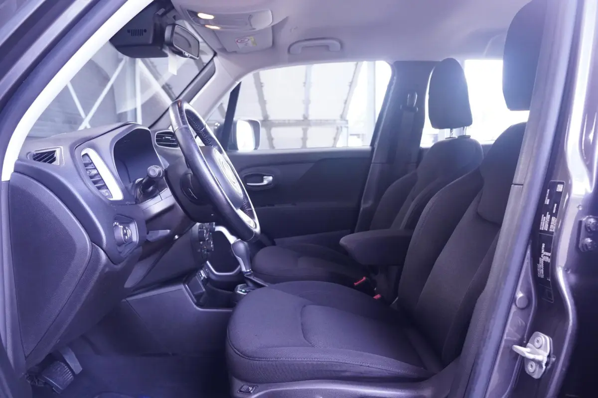 1.3T DDCT Limited automaat climatronic 16"-lmv stuurbediening trekhaak PDC achter cruise-controle armsteun buitenspiegel electr. inklapbaar bestuurders-passagiers stoelen in hoogte verstelba
