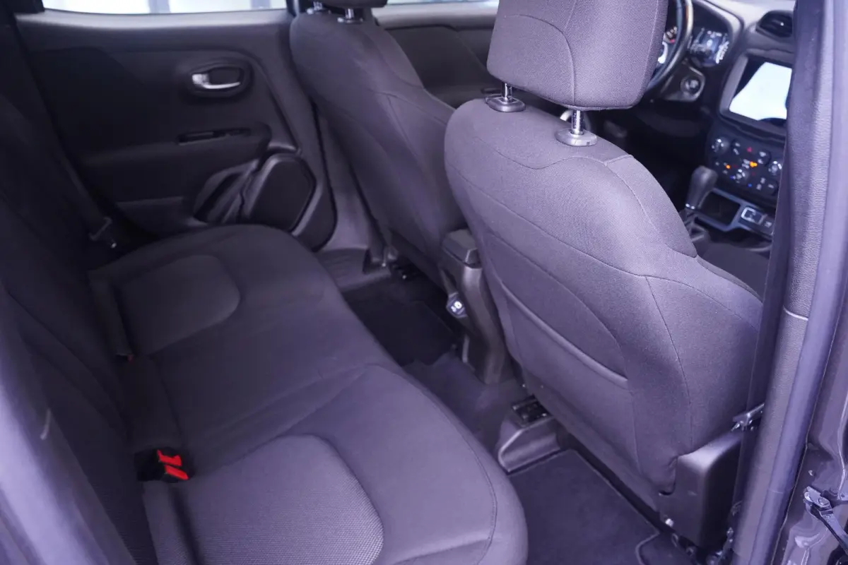 1.3T DDCT Limited automaat climatronic 16"-lmv stuurbediening trekhaak PDC achter cruise-controle armsteun buitenspiegel electr. inklapbaar bestuurders-passagiers stoelen in hoogte verstelba