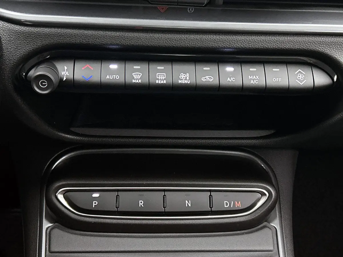 1.2 145pk Hybrid Icon Automaat | Apple Carplay/Android Auto | Cruise Control | LED | 17"LMV | Climate Control | Parkeersensoren |