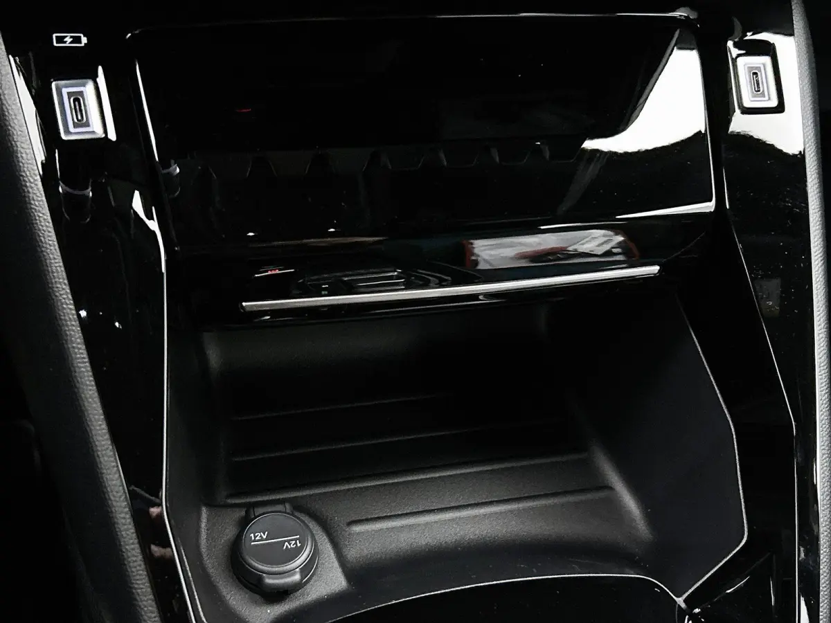 EV 156pk Envy 54 kWh Automaat | Camera Voor + Achter | Adaptieve Cruise Control | Warmtepomp | Dodehoekdetectie | 3-Fase | Navigatie | LED | 17"LMV |