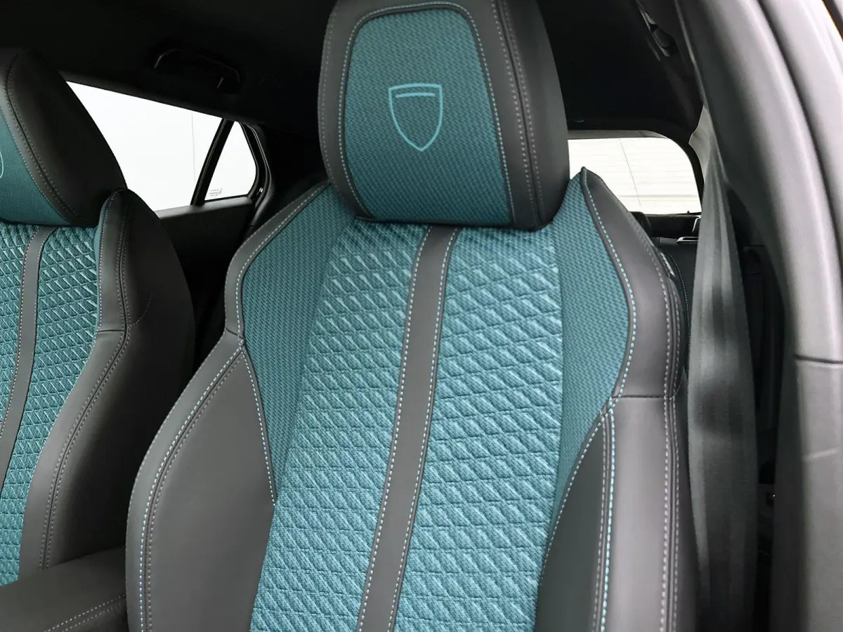 EV 156pk Envy 54 kWh Automaat | Camera Voor + Achter | Adaptieve Cruise Control | Warmtepomp | Dodehoekdetectie | 3-Fase | Navigatie | LED | 17"LMV |