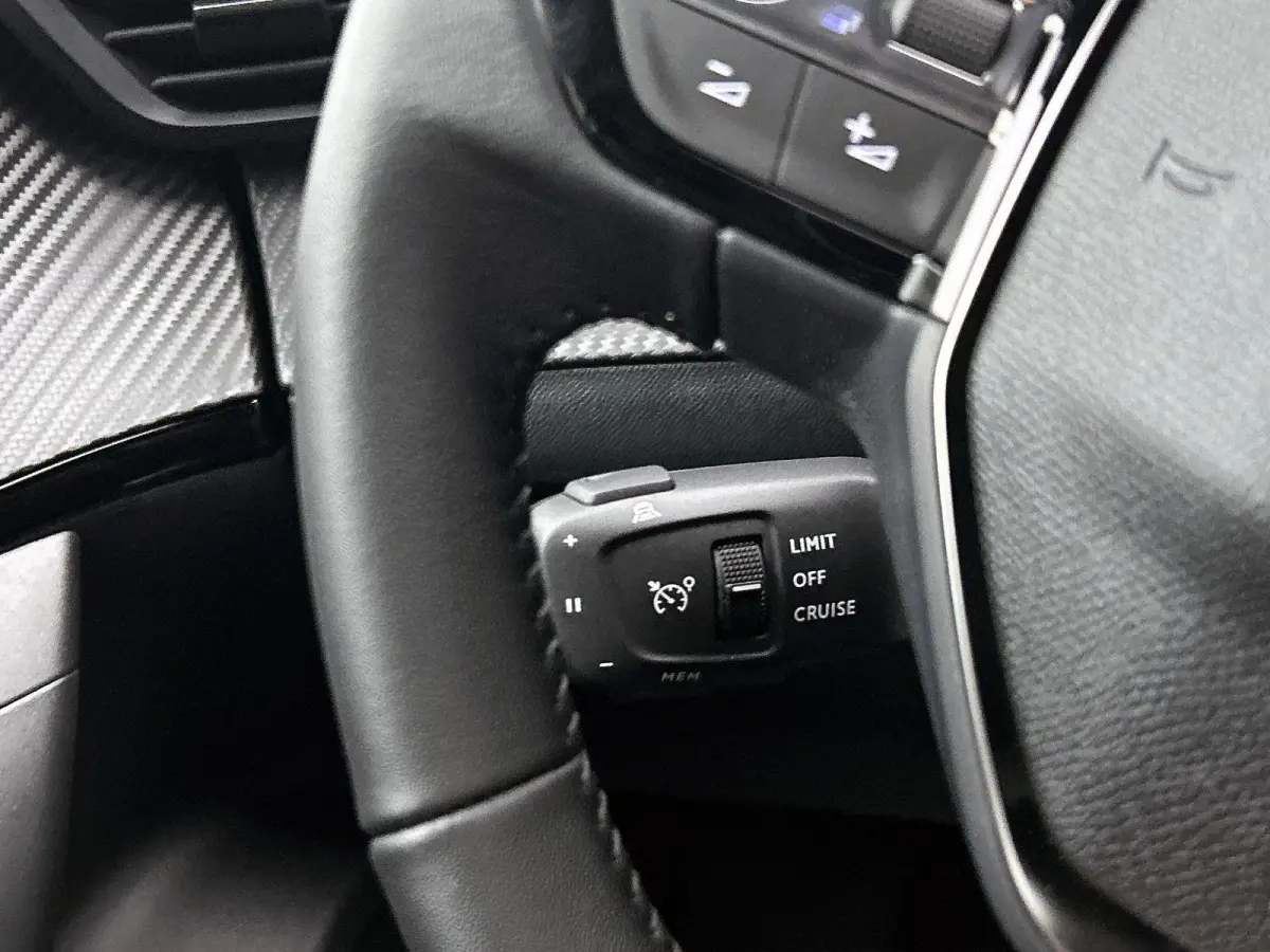 EV 156pk Envy 54 kWh Automaat | Camera Voor + Achter | Adaptieve Cruise Control | Warmtepomp | Dodehoekdetectie | 3-Fase | Navigatie | LED | 17"LMV |