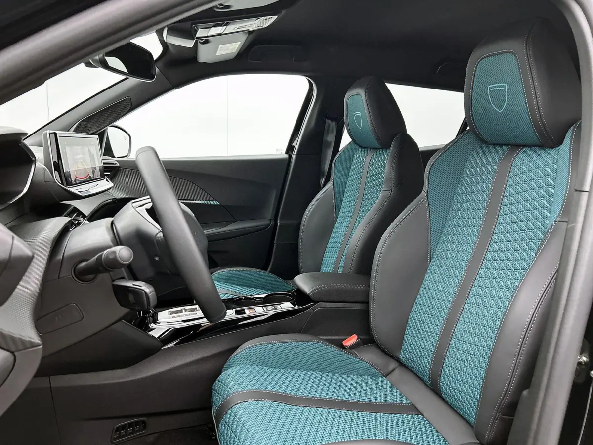 EV 156pk Envy 54 kWh Automaat | Camera Voor + Achter | Adaptieve Cruise Control | Warmtepomp | Dodehoekdetectie | 3-Fase | Navigatie | LED | 17"LMV |