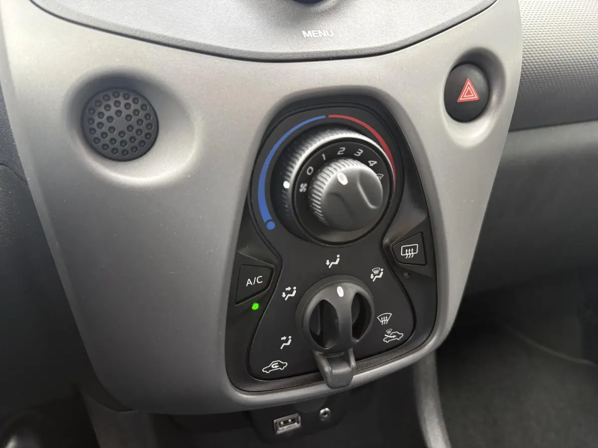 1.0 e-VTi Active | Bluetooth | Hill hold |