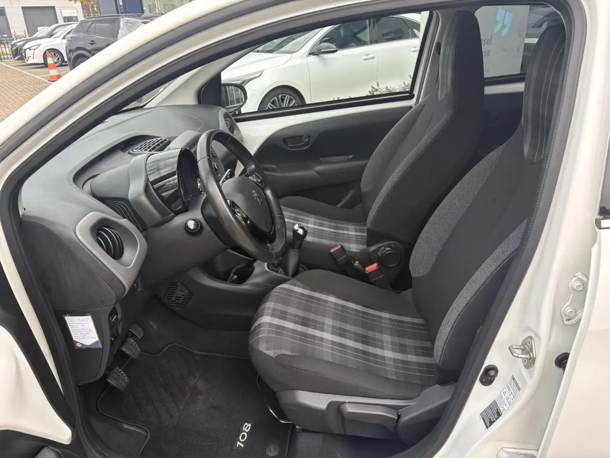 1.0 e-VTi Active | Bluetooth | Hill hold |