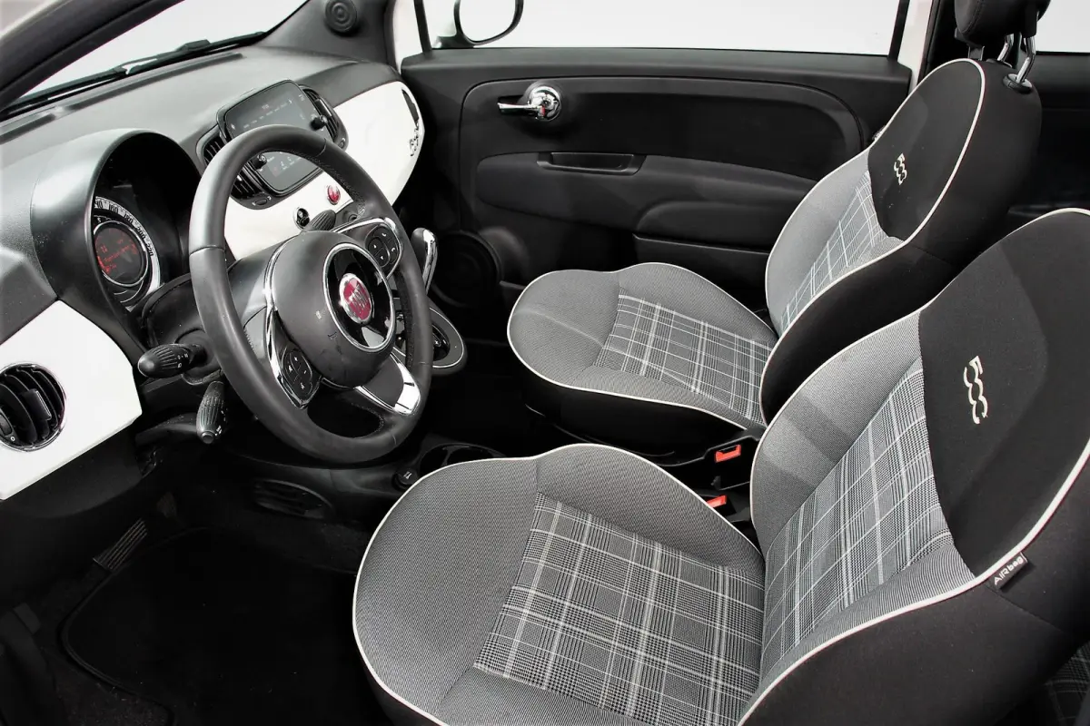 1.2 Automaat Lounge Cruise Control Navigatie Airco Parkeersensoren Achter Lichtmetalen Velgen