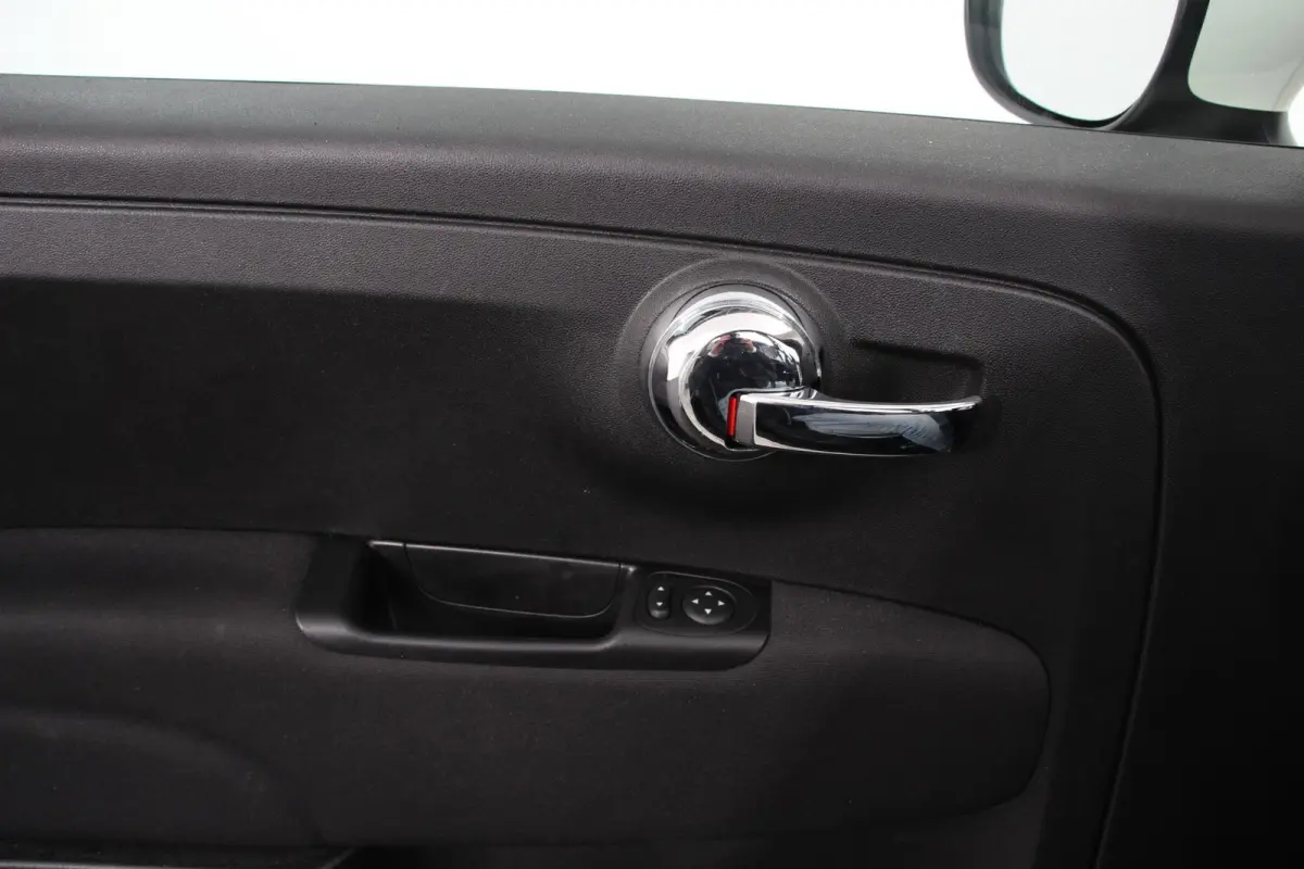 1.2 Automaat Lounge Cruise Control Navigatie Airco Parkeersensoren Achter Lichtmetalen Velgen