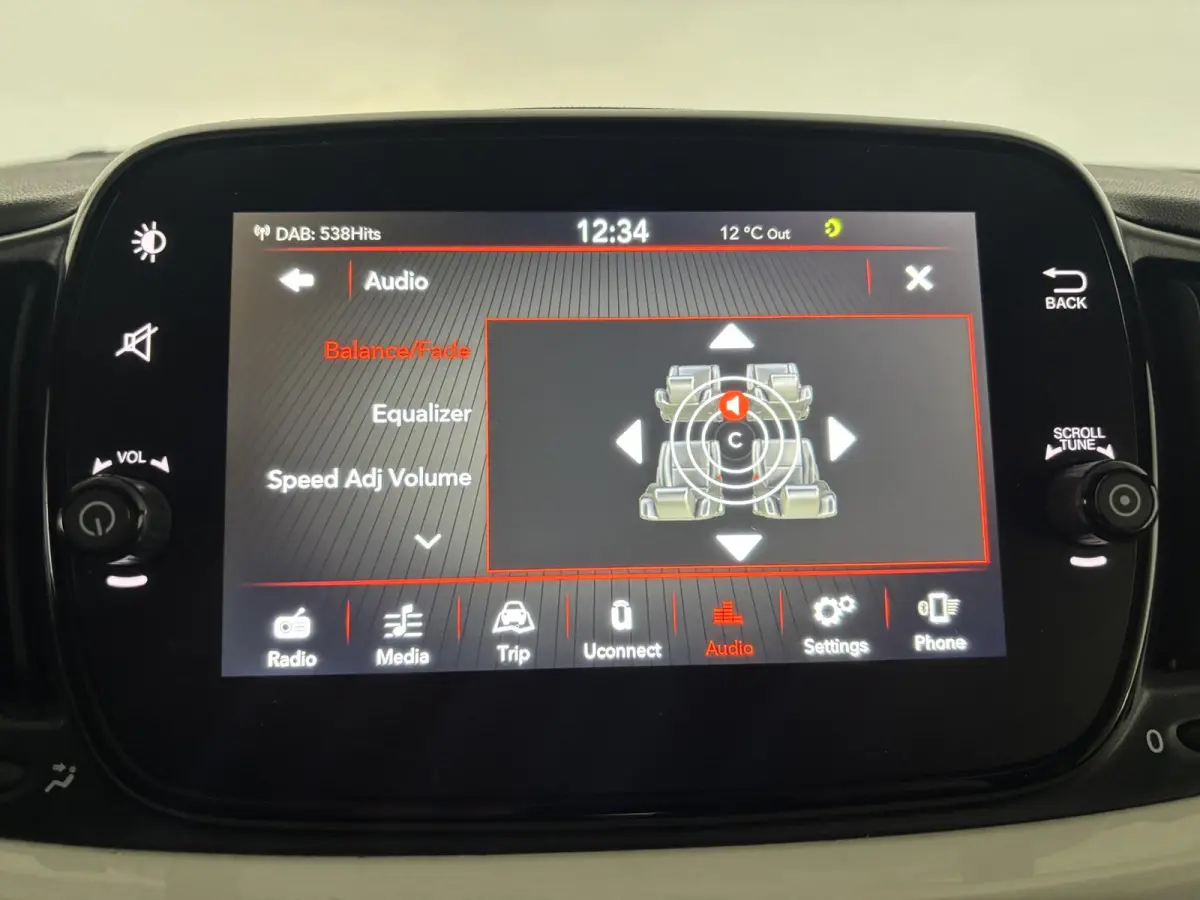 1.2 Automaat Lounge Cruise Control Navigatie Airco Parkeersensoren Achter Lichtmetalen Velgen
