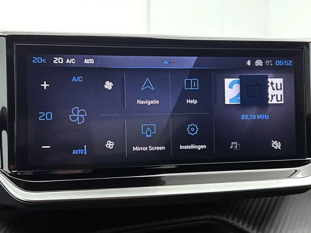 1.2 Hybrid 145pk Envy Automaat | Navigatie | Adaptieve Cruise Control | Camera Voor + Achter | 17"LMV | LED | Climate Control | Draadloze Telefoonlader |